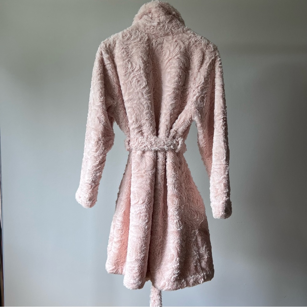 Soft Pink Robe - Picture 5 of 7